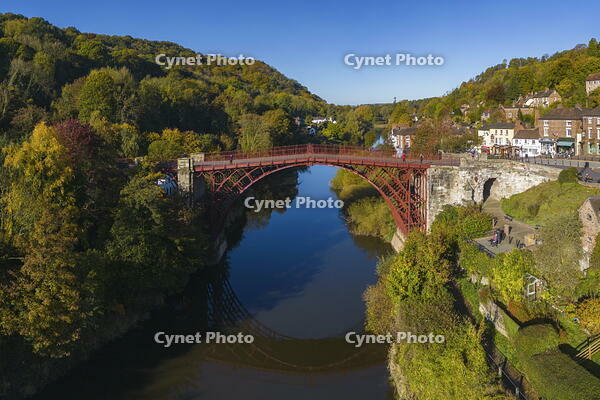 UK, England, Shropshire, Telford, Ironbridge Gorge, UNESCO World Heritage Site, Ironbridge, The Iron Bridge over River Severn [AWL110001742]