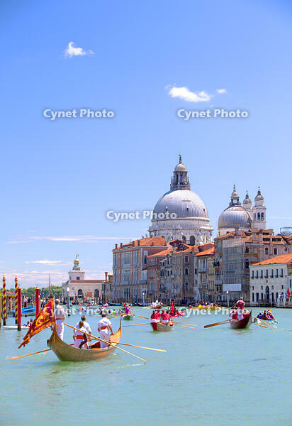 Italy, Veneto, Venice. During the Vongalonga rowing boat Festival on the Gran Canal. [AWL110001764]