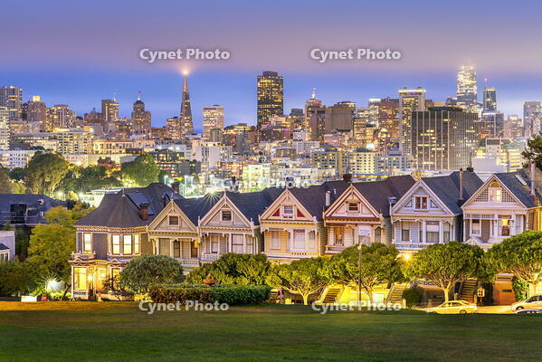 Painted Ladies, Colorful historic Victorian Homes and Skyline of San Francisco Alamo Square, San Francisco, California, USA [AWL110002071]