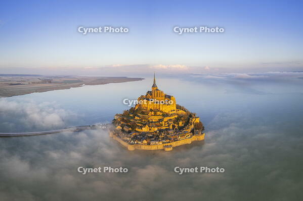 Mont Saint-Michel at sunrise, UNESCO World Heritage Site, Normandy, Manche, France [AWL110002089]