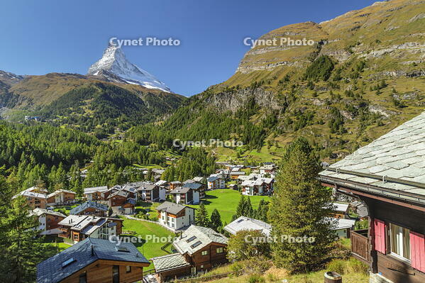 View over Zermatt to Matterhorn (4478m) mountain, Valais, Swiss Alps, Switzerland [AWL110002225]