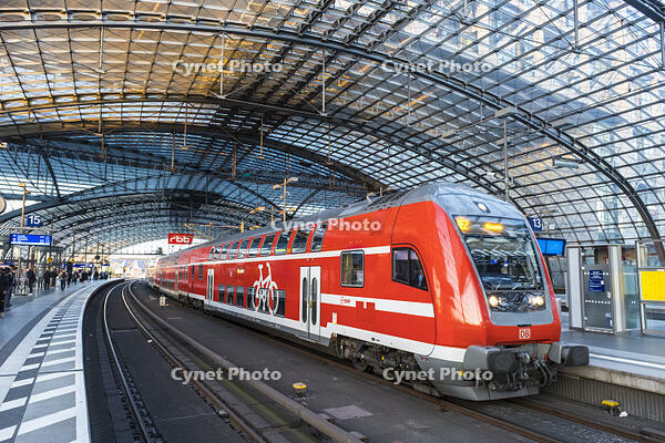 Hauptbahnhof (central railway station), Berlin, Germany [AWL110002239]