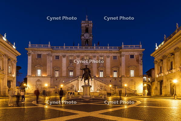 Night view of Piazza del Campidoglio with Palazzo Senatorio and the replica of the equestrian statue of Marcus Aurelius, Rome, Lazio, Italy [AWL110002451]
