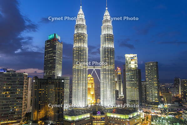 Petronas Towers & KLCC, Kuala Lumpur, Malaysia [AWL110002464]
