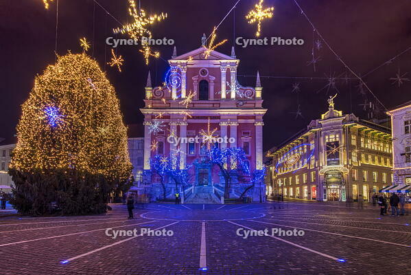 Preseren Square and Franciscan Church of the Annunciation adorned with Christmas lights, Ljubljana, Slovenia [AWL110002482]