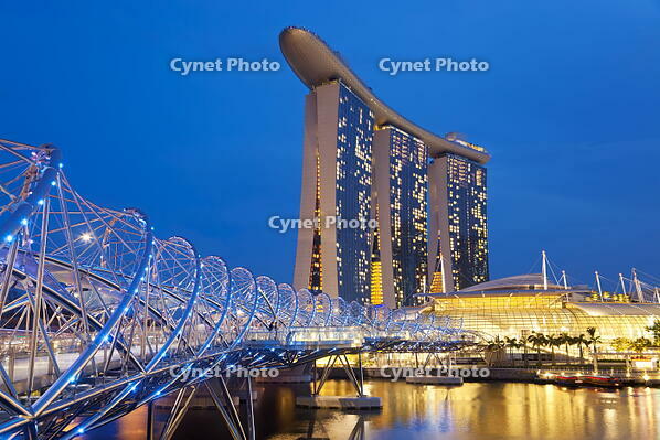 Helix bridge & Marina Bay Sands Hotel at dusk, Singapore [AWL110002491]