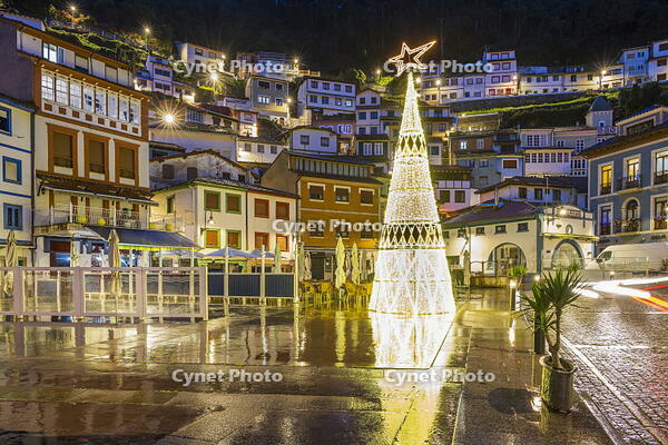 Night view of the main square adorned with Christmas tree, Cudillero, Asturias, Spain [AWL110002497]