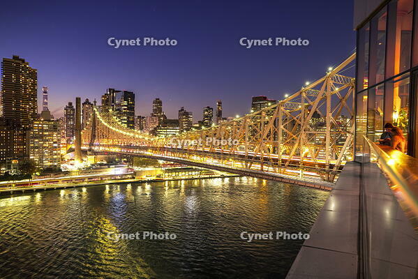 USA, New York City,  Queensboro bridge and the Roosevelt island [AWL110002532]