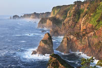 三陸海岸の朝焼けの北山崎 [GMA110011393]