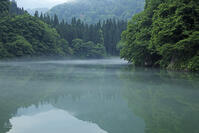 只見川の霧の霧幻峡 [GMA110011402]