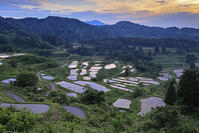 夜明けの星峠の棚田 [GMA110011477]