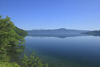 新緑の十和田湖 [GMA110011484]