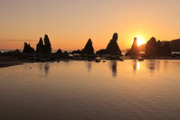 日の出の橋抗岩 [GMA110011706]