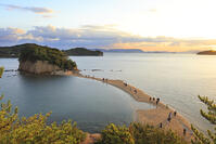 小豆島の約束の丘展望台よりエンジェルロード [GMA110011734]