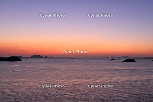 瀬戸大橋付近より瀬戸内海の夕景 [GMA110011748]