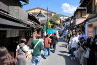 清水寺の参道のにぎわい [THI110053170]
