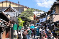 清水寺の参道のにぎわい [THI110053172]