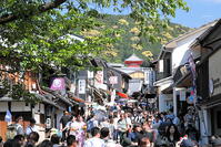 清水寺の参道のにぎわい [THI110053183]