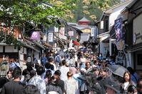 清水寺の参道のにぎわい [THI110053185]