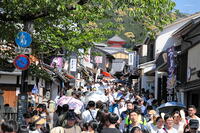 清水寺の参道のにぎわい [THI110053189]
