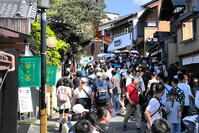 清水寺の参道のにぎわい [THI110053208]