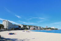 朝の白良浜海岸と白浜温泉街　 [THI110053287]