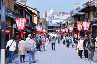 春の祇園の花見小路　 [THI110053394]