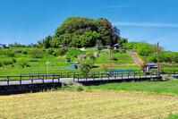 新緑の天武・持統天皇陵古墳 [THI110053452]