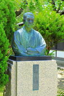小諸城址懐古園の島崎藤村の像 [THI110053741]