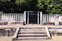 新緑の天武・持統天皇陵古墳　 [THI110053912]
