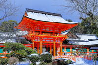 雪の上賀茂神社 [THI110053932]