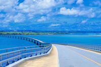 夏の伊良部大橋 [THI110053969]
