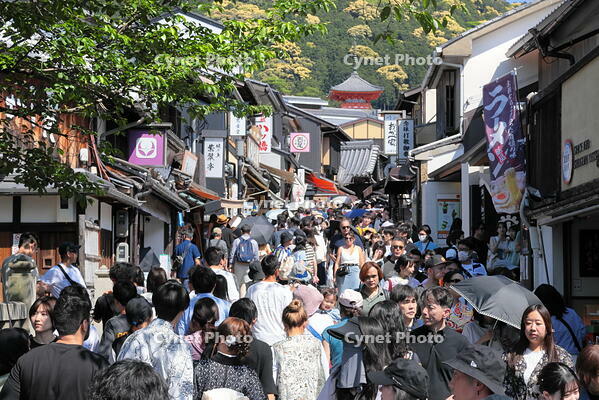 清水寺の参道のにぎわい [THI110053185]