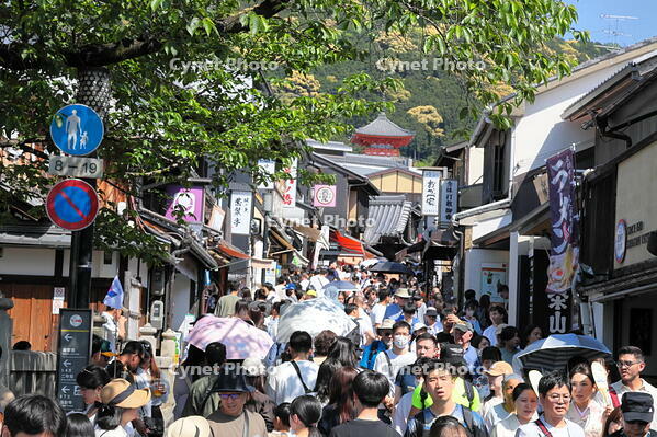 清水寺の参道のにぎわい [THI110053189]