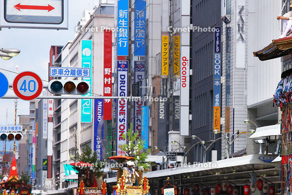 京都市　四条通 [THI110053300]