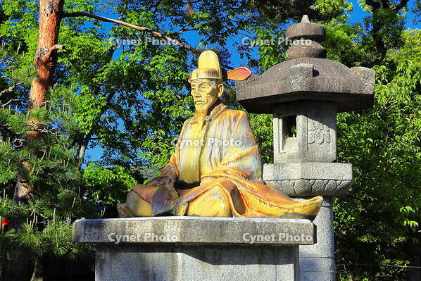 新緑の豊国神社 [THI110053346]