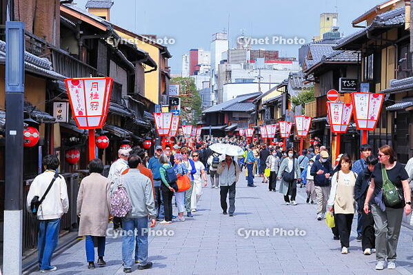 春の祇園の花見小路　 [THI110053394]