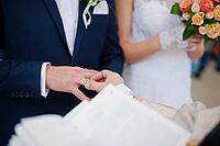Priest wear ring on finger of groom [IBR123675083]