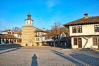 Typische bulgarische Häuser in der Altstadt von Trjawna [IBR123790595]