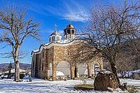 Die Kirche der Geburt der Heiligen Jungfrau Maria, Dorf Staro Stefanovo, Bulgarien [IBR123790598]