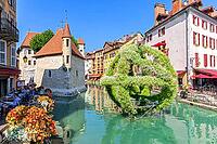 Die schöne mittelalterliche Stadt Annecy, französische Alpen [IBR123790653]