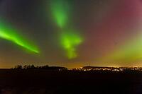 Strong coronary mass ejections on the Sun have sent correspondingly intense storms of charged particles towards Earth, where they have also caused auroras over Germany. These auroras are produced in the atmosphere at an altitude of 70 to 800 kilometers wh [IBR112941846]