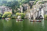 The East Lake in Shaoxing City, Zhejiang Province, China, featuring beautiful mountains, clear waters, and distinctive wooden boats, is a national AAAA-level tourist attraction [IBR123991000]