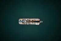 Schiff zur Sandgewinnung im See, Luftaufnahme [IBR124497439]