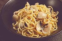 Spaghetti vongole, venerki, homemade, no people [IBR124585375]