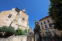 Cyrano de Bergerac Monument on Place de la Myrpe or Place Pelissi$00E8re, Bergerac, Dordogne Department, Nouvelle-Aquitaine Region, Bergerac Arrondissement, P$00E9rigord Blanc, France [IBR124629483]