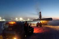 Night loading of pipeline, pipes on special trailers - disbands and bulk carriers [IBR124748926]