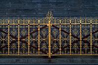 Gilded fence around Albert Memorial Memorial, Kensington Gardens, Park, Kensington, City of Westminster, London, England, Great Britain, Great Britain [IBR125173434]