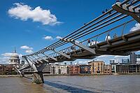 View of the Millennium Bridge, pedestrian suspension bridge across the Thames connecting the City of London and Southwark, in the background St. Paul's Cathedral, Bankside, Borough of Southwark, London, England, Great Britain, Great Britain [IBR125177943]