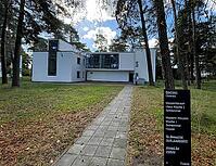 House Muche and Schlemmer The Masters' Houses are the former residential buildings of today famous Bauhaus artists, including Walter Gropius, Wassily Kandinsky and Paul Klee. Bauhaus, architecture, UNESCO World Heritage Site. They are regarded as prime ex [IBR113322381]